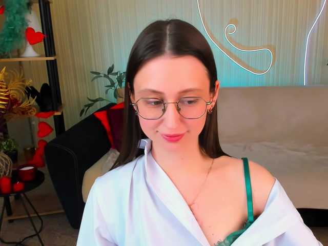 YourLovellyStory webcam