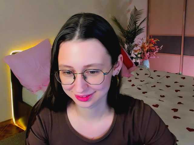 YourLovellyStory Live Cam on BongaCams