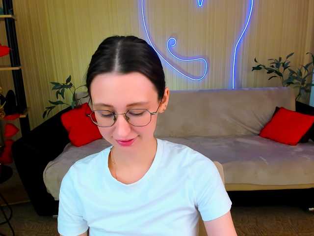 YourLovellyStory webcam