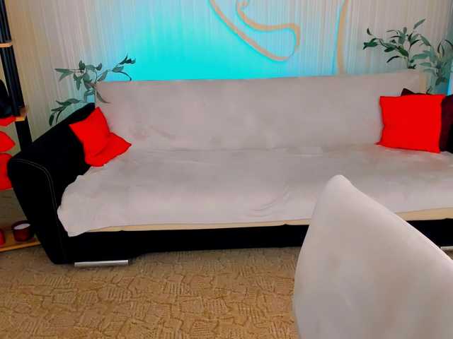 YourLovellyStory webcam