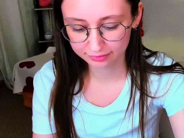 YourLovellyStory webcam