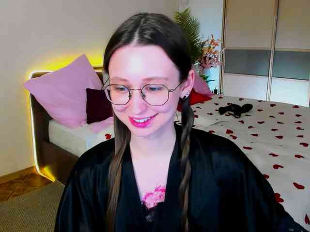 YourLovellyStory webcam