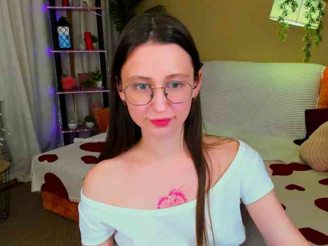 YourLovellyStory webcam