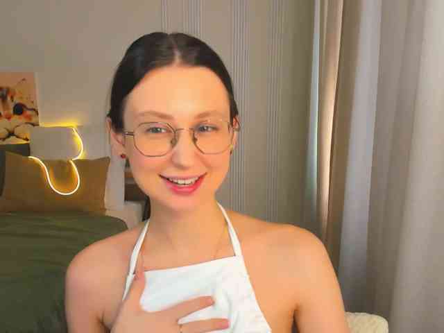 YourLovellyStory webcam