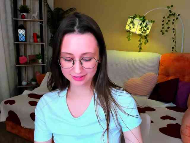 YourLovellyStory webcam