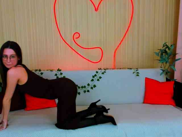 YourLovellyStory webcam