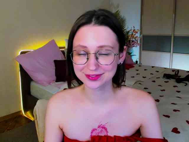 YourLovellyStory webcam