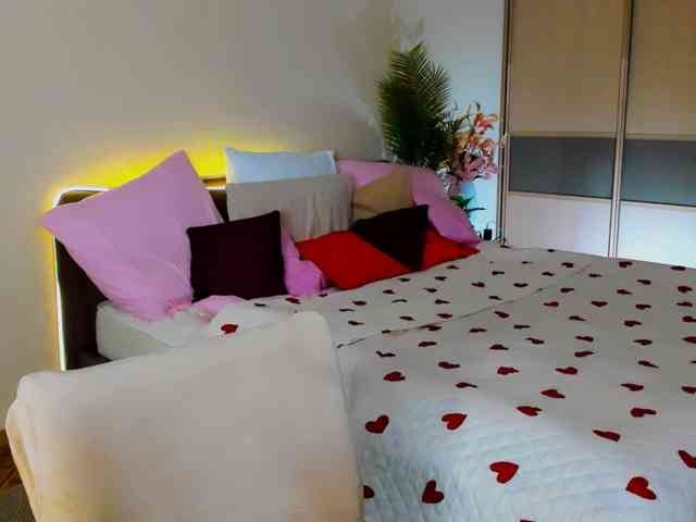 YourLovellyStory webcam