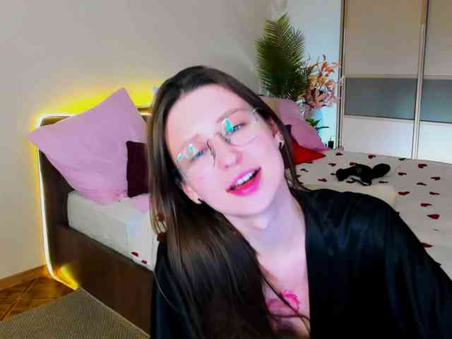 YourLovellyStory webcam