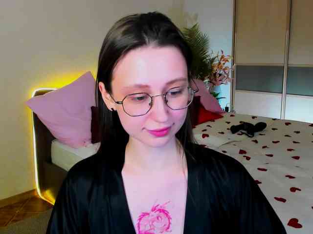 YourLovellyStory webcam