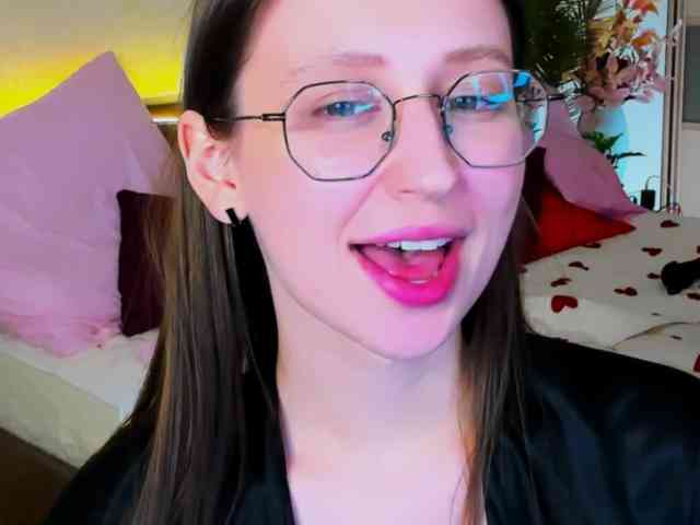 YourLovellyStory webcam