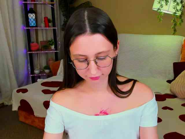 YourLovellyStory webcam