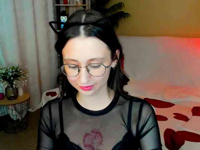 YourLovellyStory webcam