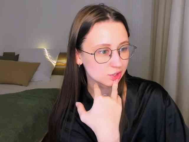 YourLovellyStory webcam