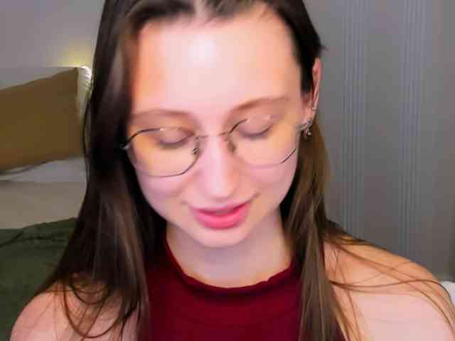 YourLovellyStory webcam