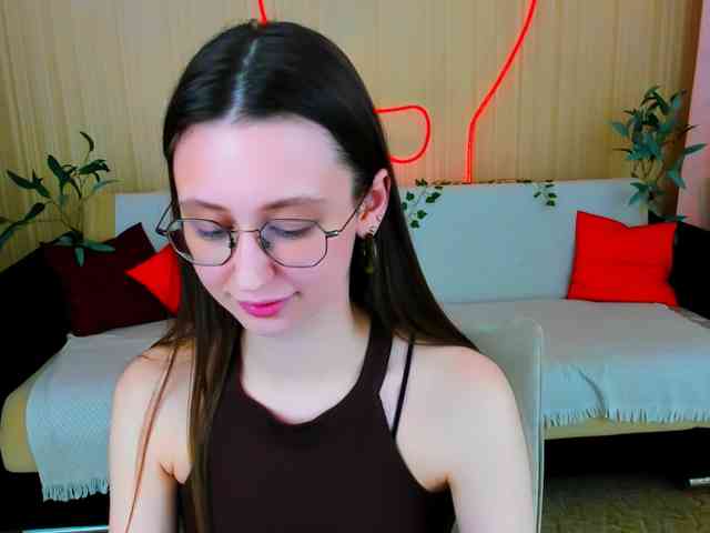 YourLovellyStory webcam