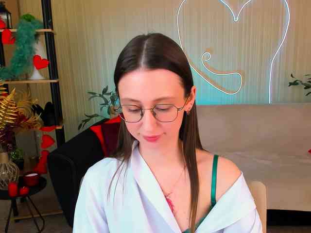 YourLovellyStory webcam