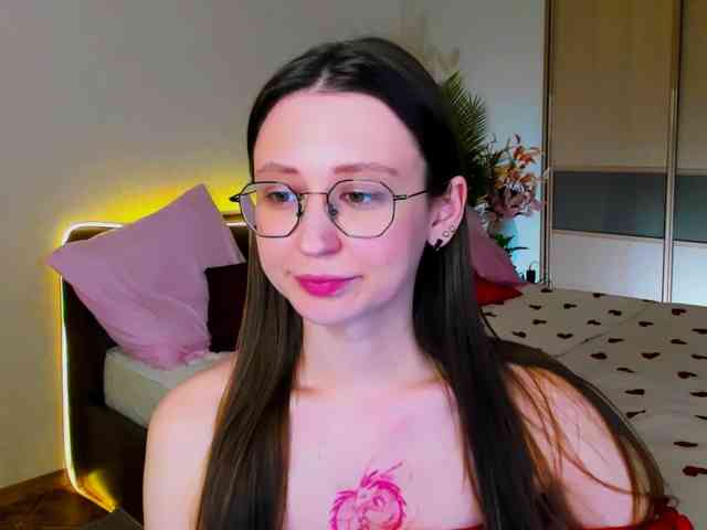 YourLovellyStory webcam