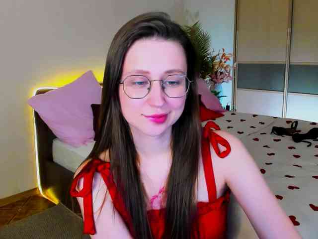 YourLovellyStory webcam