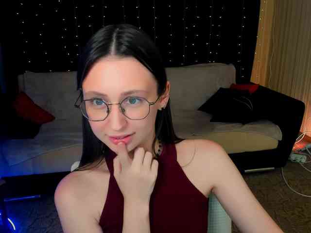 YourLovellyStory webcam