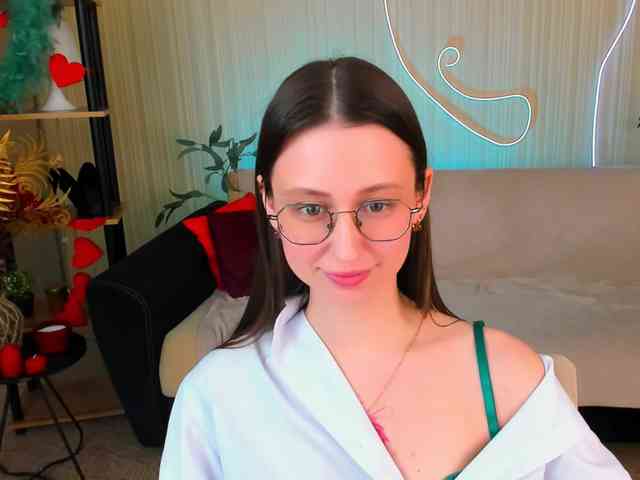 YourLovellyStory webcam