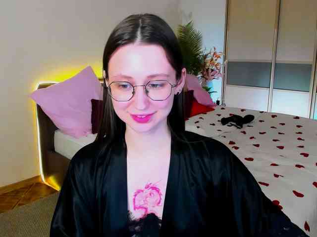 YourLovellyStory webcam