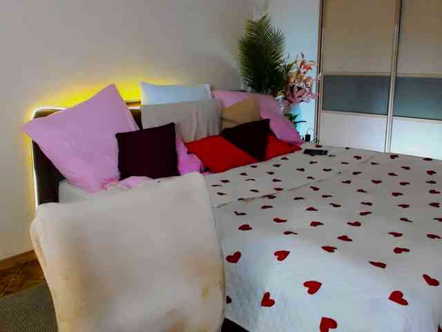 YourLovellyStory webcam