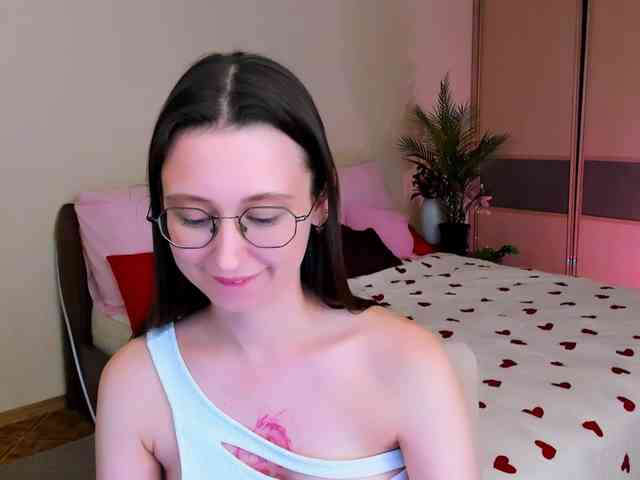 YourLovellyStory webcam