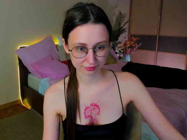 YourLovellyStory webcam