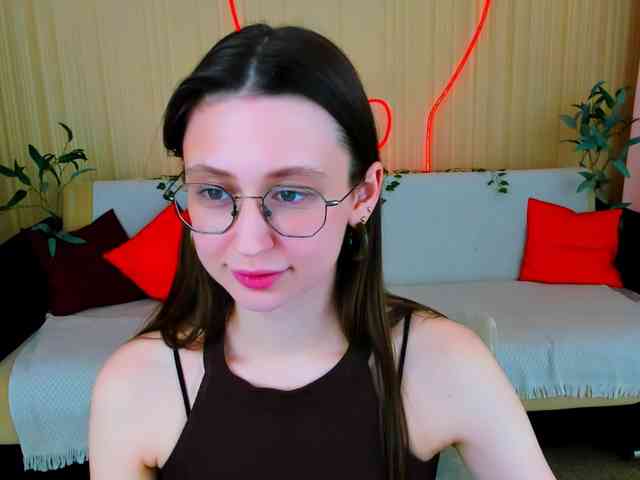 YourLovellyStory webcam