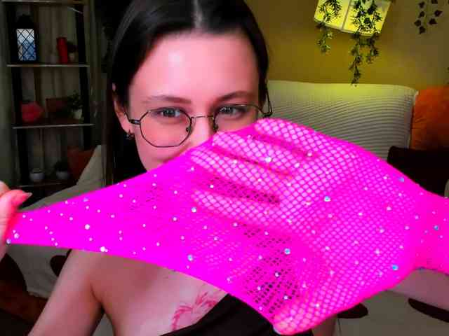 YourLovellyStory webcam