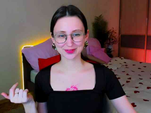 YourLovellyStory webcam