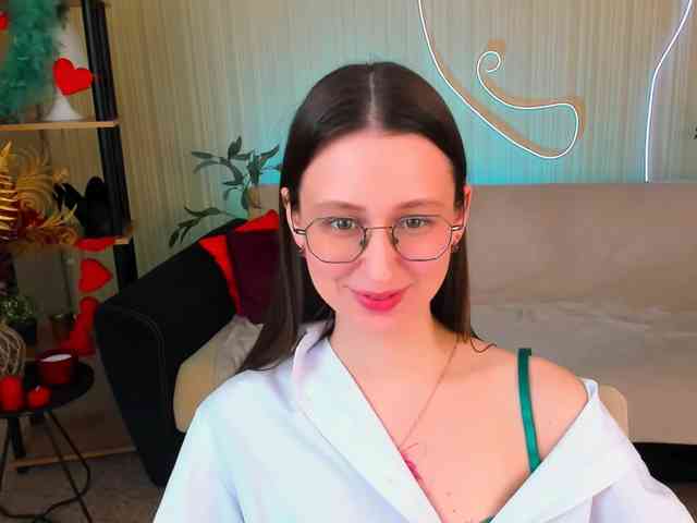 YourLovellyStory webcam