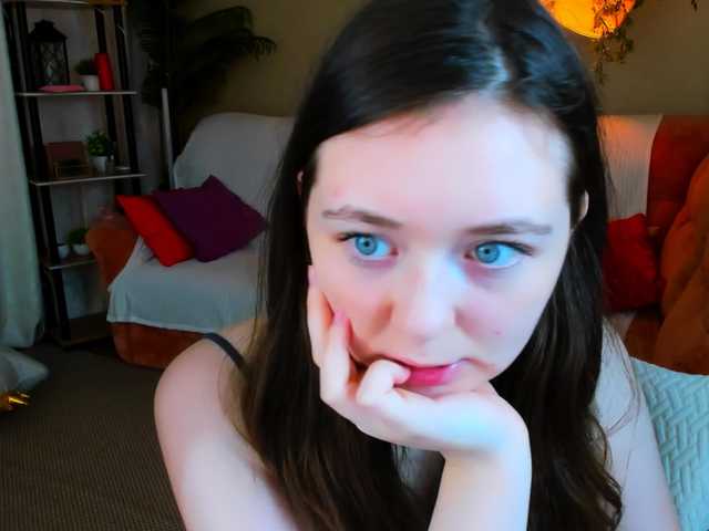 AlluringLookk live cam on BongaCams