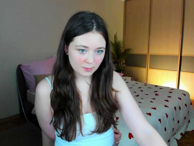 AlluringLookk live cam on BongaCams