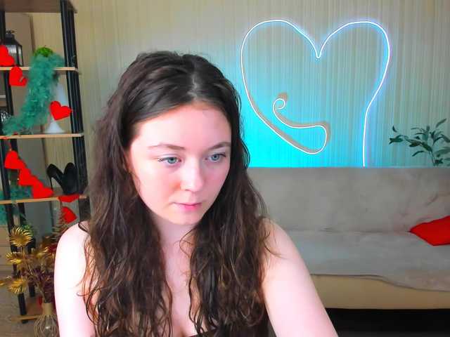 AlluringLookk live cam on BongaCams