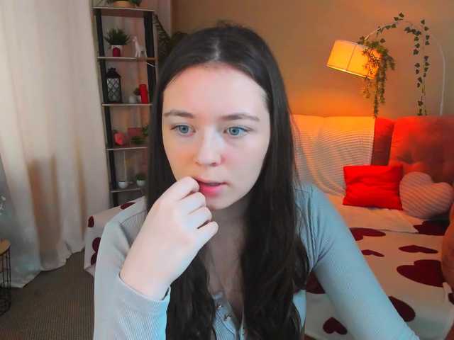 AlluringLookk live cam on BongaCams
