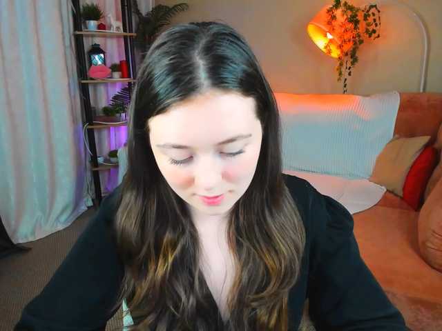 AlluringLookk live cam on BongaCams