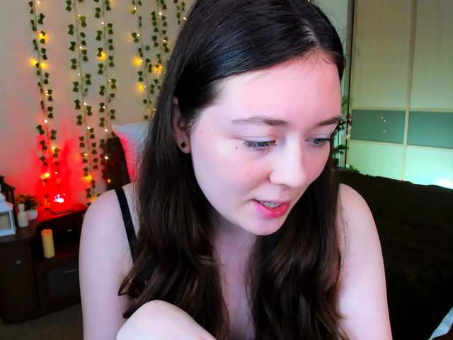 AlluringLookk live cam on BongaCams