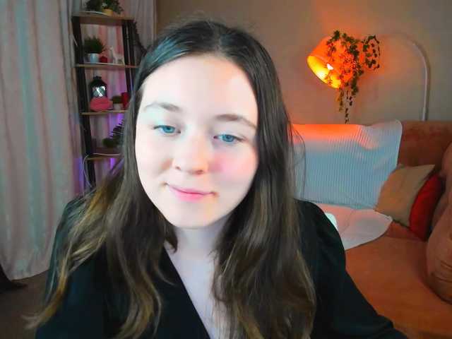 AlluringLookk live cam on BongaCams