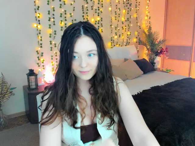 AlluringLookk live cam on BongaCams