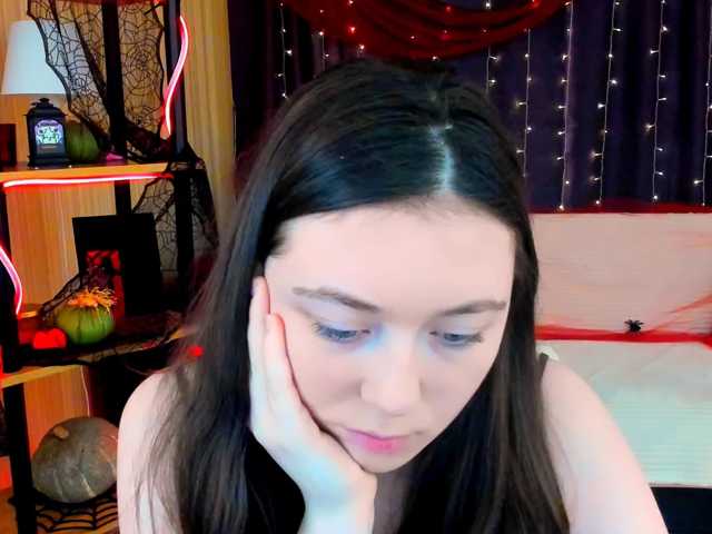 AlluringLookk live cam on BongaCams