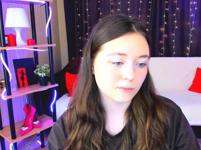 AlluringLookk live cam on BongaCams