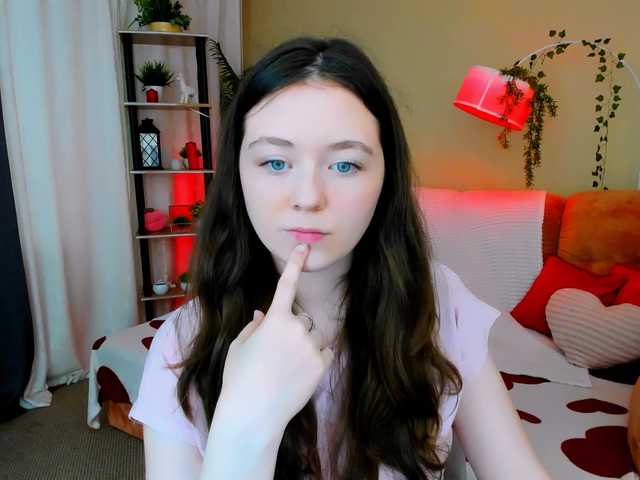AlluringLookk live cam on BongaCams