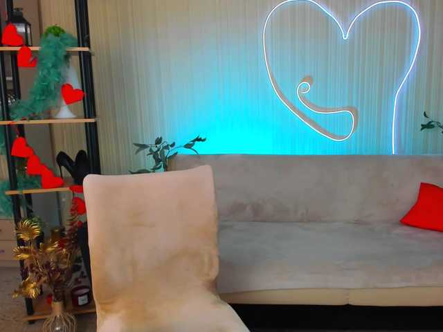 AlluringLookk live cam on BongaCams