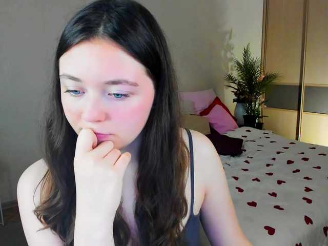 AlluringLookk live cam on BongaCams