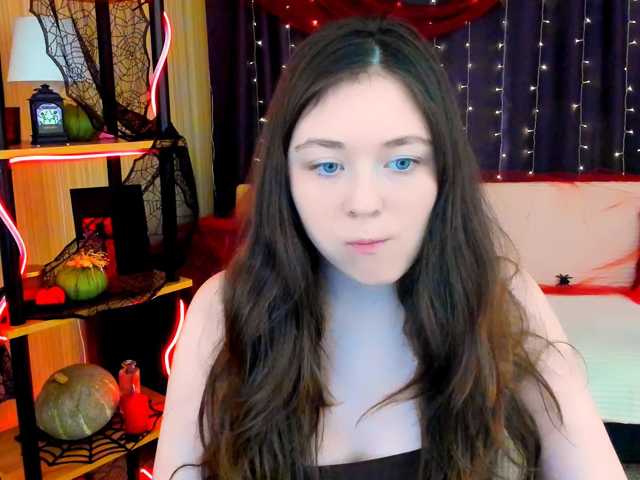 AlluringLookk live cam on BongaCams