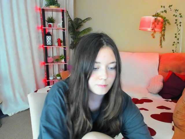 AlluringLookk live cam on BongaCams