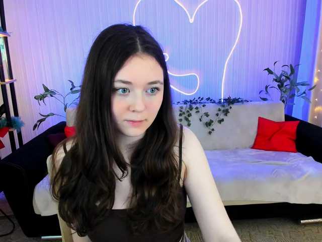 AlluringLookk live cam on BongaCams
