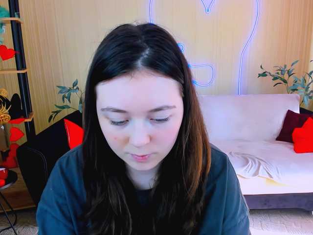 AlluringLookk live cam on BongaCams